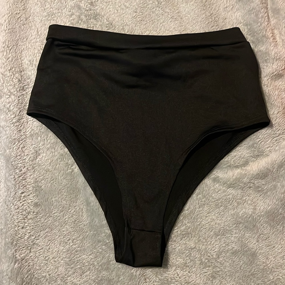 IHEARTRAVES bottom
